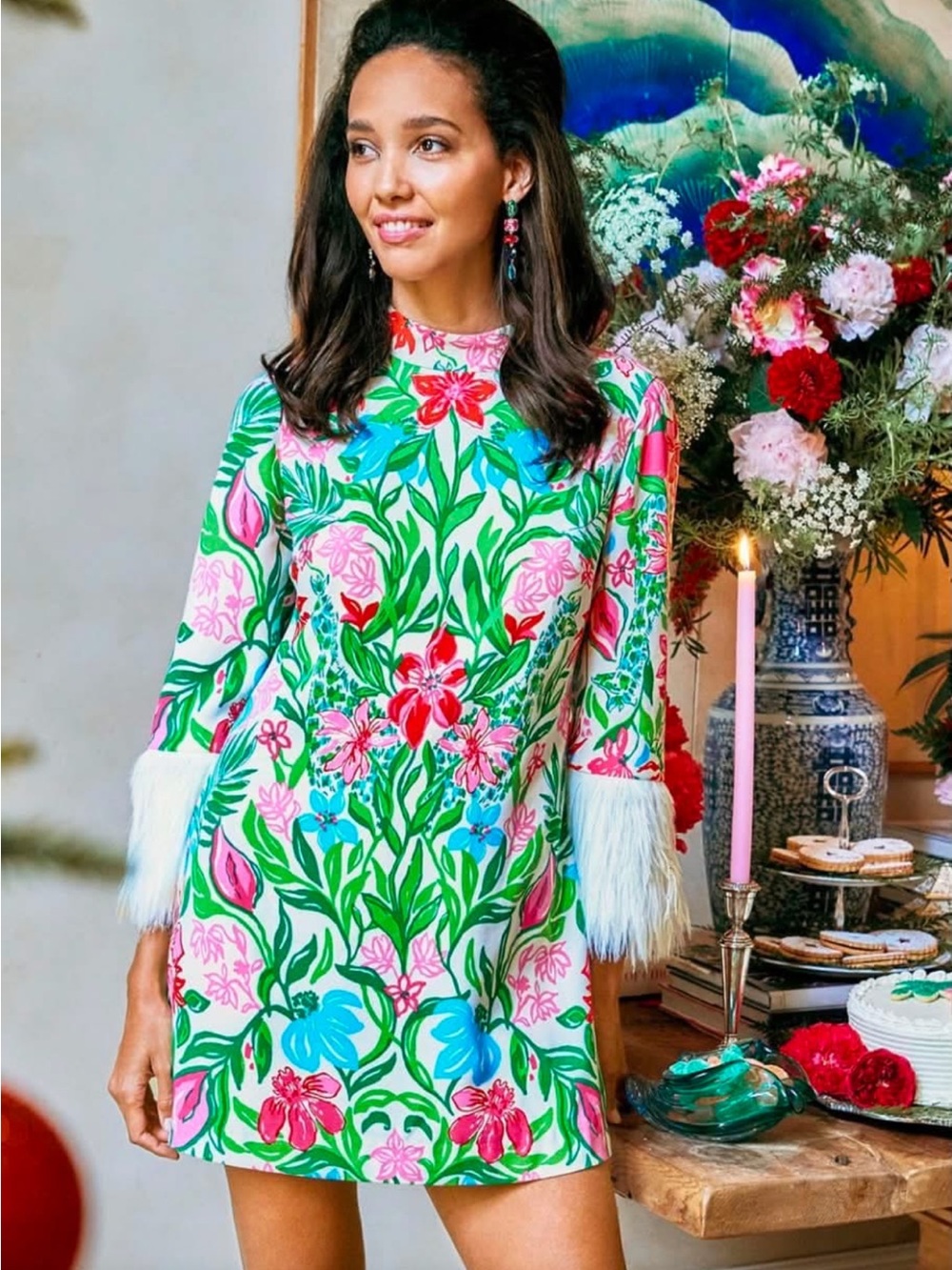 NWT Lilly Pulitzer Agnes
Skirted Shift Romper Multi Glowing Gardens print. SZ10